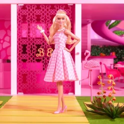Mattel Barbie le film : Poupée Barbie en robe vichy rose^ Poupées Mannequins
