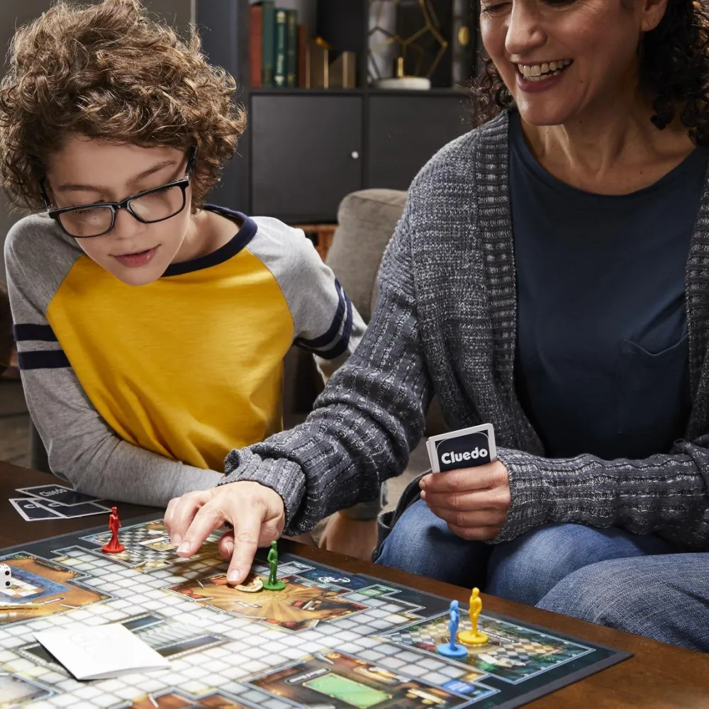Hasbro Gaming Cluedo - nouvelle version^ Jeux De Stratégie Et De Réflexion