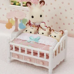 Sylvanian Families Le lit de bébé et mobile - 5534^ Mini-Univers