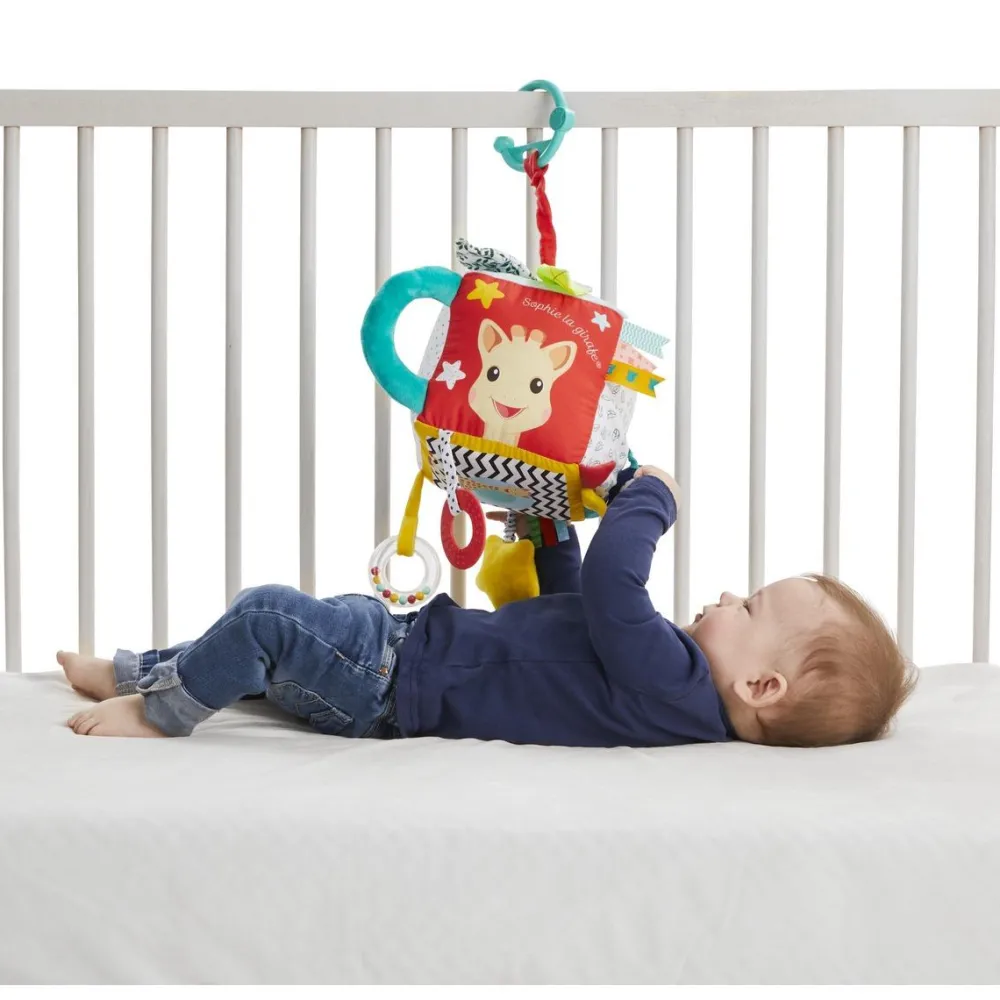 Vulli Maxi cube sensoriel Sophie la girafe^ Hochets Et Jouets D'Activités