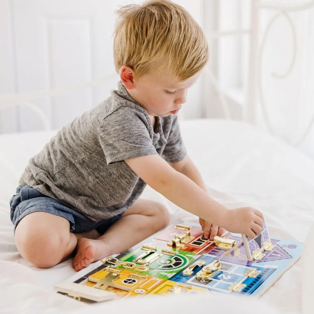 Melissa & Doug Planche d'activités avec loquets^ Autres Jouets D'Éveil