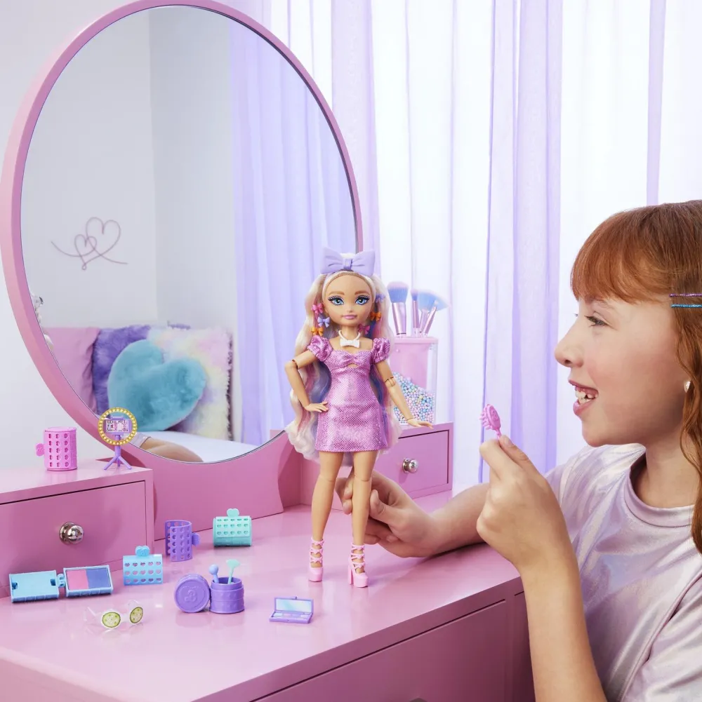 Mattel Poupée Barbie Malibu - prépare-toi avec Barbie Dream Besties^ Poupées Mannequins