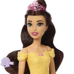 Mattel Poupée mannequin Belle et son chien color changer à toiletter^ Poupées Mannequins