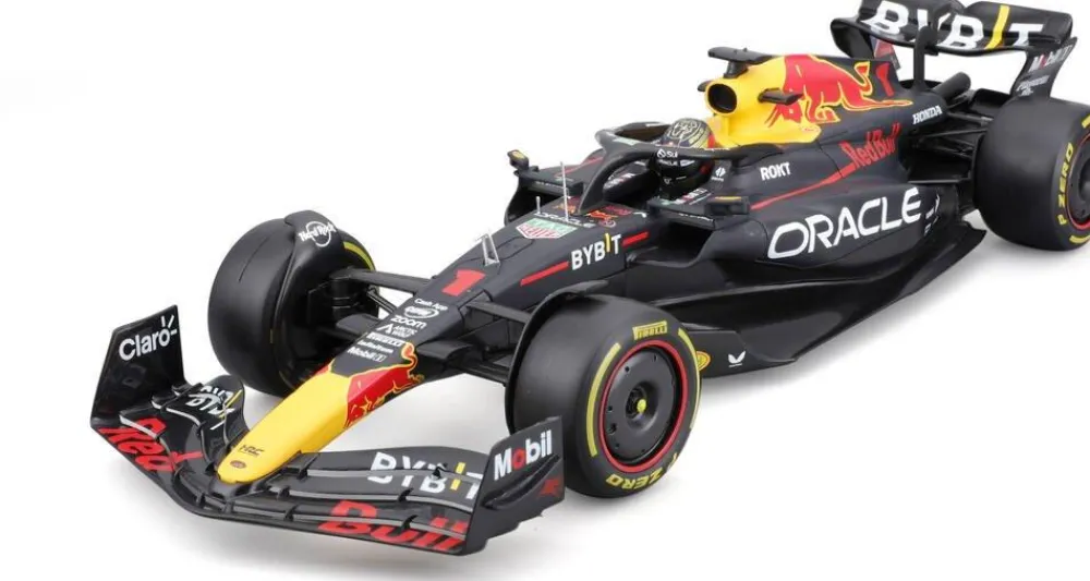 Bburago Reb Bull 2023 Formule 1 - 1/18 avec casque^ Modèles Réduits