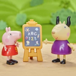 Hasbro Salle de classe de Peppa pig^ Les Héros Et Personnages