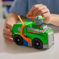Spin Master Véhicule 15 cm et figurine La Pat Patrouille : Camion de recyclage Rocky^ Les Héros Et Personnages